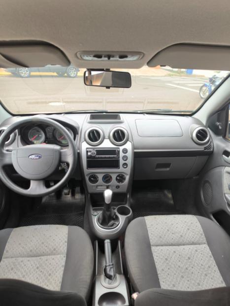 FORD Fiesta Hatch 1.6, Foto 4