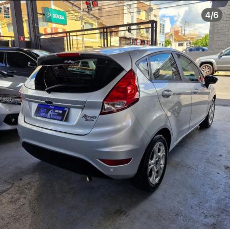 FORD Fiesta Hatch 1.6 16V 4P FLEX SE POWERSHIFT AUTOM�TICO, Foto 4