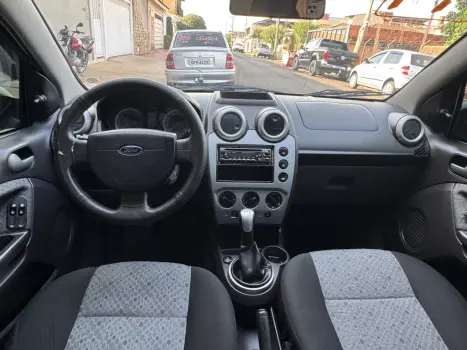 FORD Fiesta Hatch 1.6 4P CLASS FLEX, Foto 9