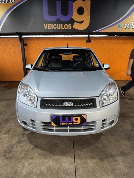 FORD Fiesta Hatch 1.6, Foto 2