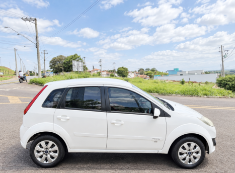 FORD Fiesta Hatch 1.6, Foto 3
