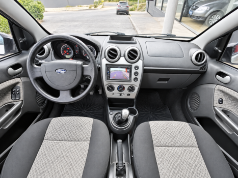 FORD Fiesta Hatch 1.6, Foto 4