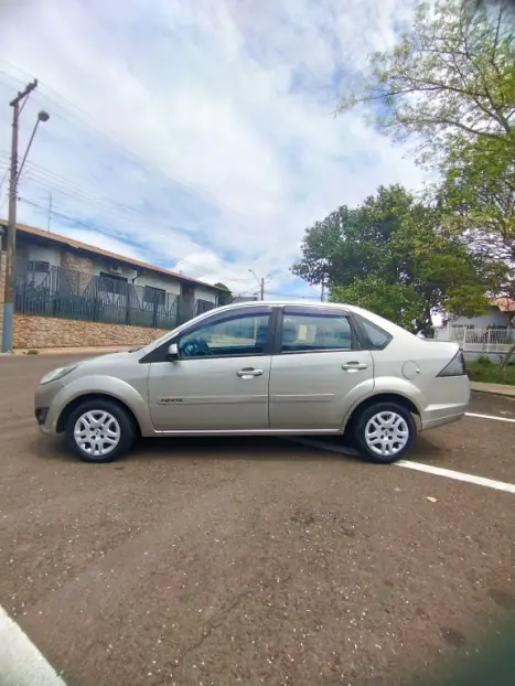 FORD Fiesta Sedan 1.6 4P FLEX, Foto 2