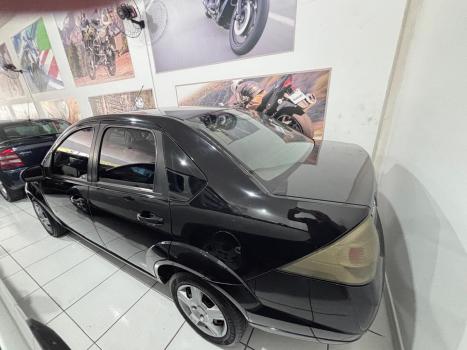 FORD Fiesta Sedan 1.6 4P ROCAM FLEX, Foto 2