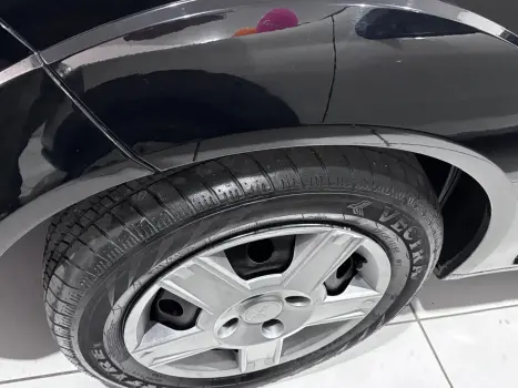 FORD Fiesta Sedan 1.6 4P ROCAM FLEX, Foto 6