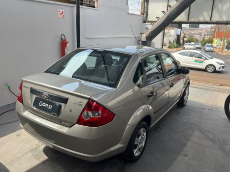 FORD Fiesta Sedan 1.6 4P ROCAM FLEX, Foto 6