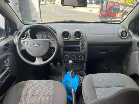 FORD Fiesta Sedan 1.6 4P ROCAM FLEX, Foto 7