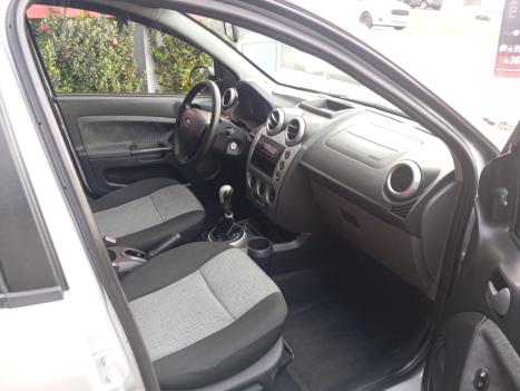 FORD Fiesta Sedan 1.6 4P ROCAM FLEX, Foto 3