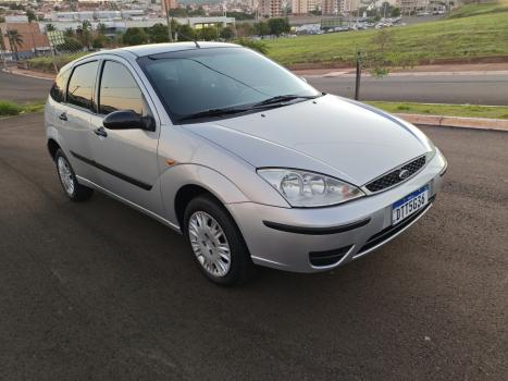 FORD Focus Hatch 1.6 4P GL, Foto 2