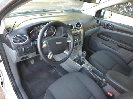 FORD Focus Hatch 1.6 4P GLX FLEX, Foto 2