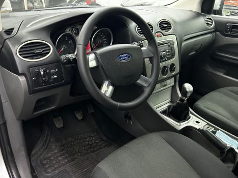 FORD Focus Hatch 1.6 4P FLEX GL, Foto 7 FORD Focus Hatch 1.6 4P FLEX GL, Foto 7