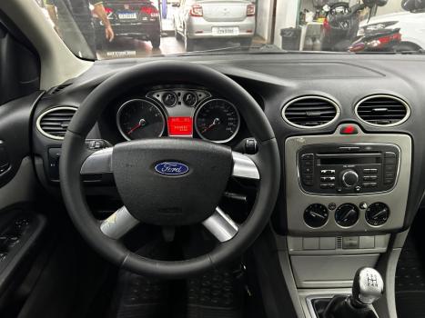 FORD Focus Hatch 1.6 4P FLEX GL, Foto 10 FORD Focus Hatch 1.6 4P FLEX GL, Foto 10