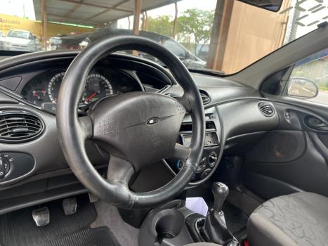 FORD Focus Hatch 1.6 4P, Foto 3 FORD Focus Hatch 1.6 4P, Foto 3