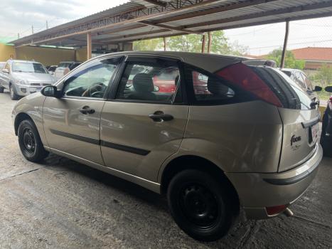 FORD Focus Hatch 1.6 4P, Foto 8 FORD Focus Hatch 1.6 4P, Foto 8