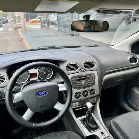 FORD Focus Hatch 1.6 4P GLX, Foto 5