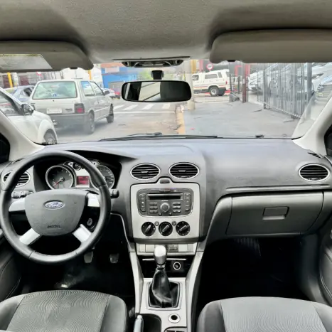 FORD Focus Hatch 1.6 4P GLX, Foto 6
