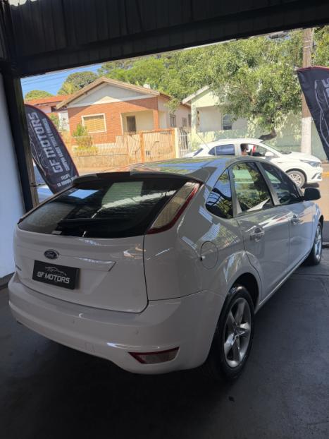 FORD Focus Hatch 1.6 16V 4P SE FLEX, Foto 5