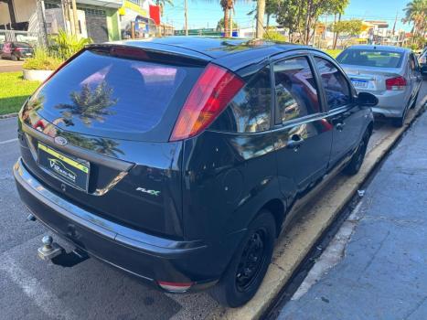 FORD Focus Hatch 1.6 4P FLEX GL, Foto 2