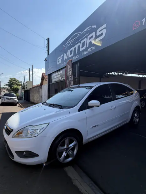 FORD Focus Hatch 1.6 4P FLEX GL, Foto 2