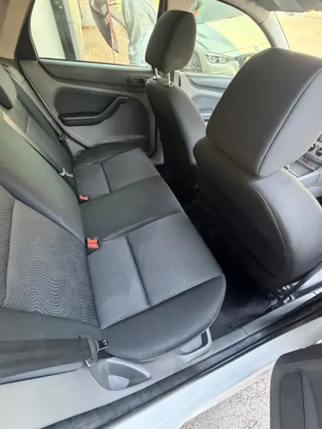 FORD Focus Hatch 1.6 4P FLEX GL, Foto 6