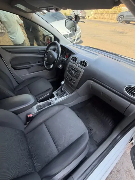 FORD Focus Hatch 1.6 4P FLEX GL, Foto 7