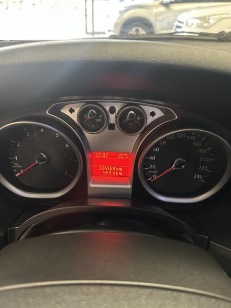 FORD Focus Hatch 1.6 4P, Foto 2