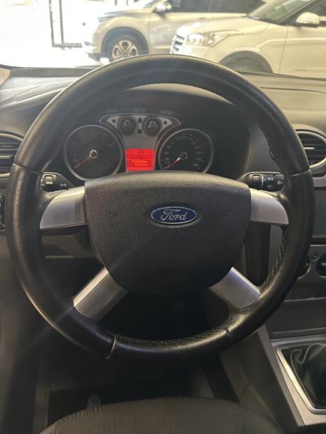 FORD Focus Hatch 1.6 4P, Foto 4