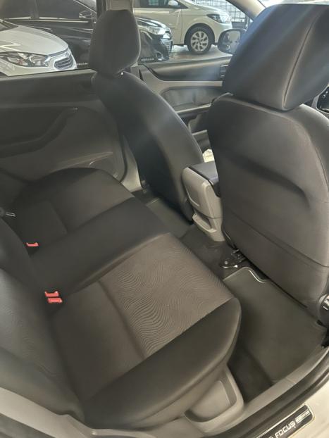 FORD Focus Hatch 1.6 4P, Foto 9