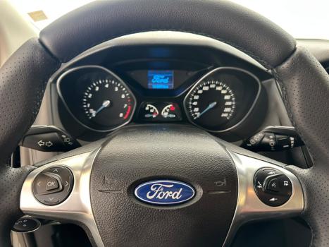 FORD Focus Hatch 1.6 16V 4P FLEX S, Foto 6