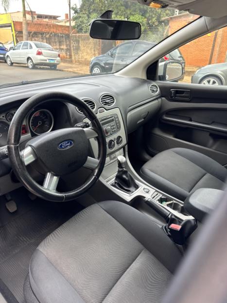FORD Focus Hatch 1.6 16V 4P SE FLEX, Foto 9