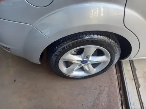 FORD Focus Hatch 2.0 16V 4P FLEX AUTOM�TICO, Foto 10