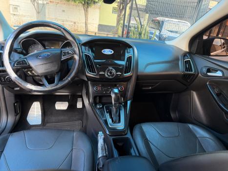 FORD Focus Hatch 2.0 16V 4P FLEX TITANIUM POWERSHIFT AUTOM�TICO, Foto 3