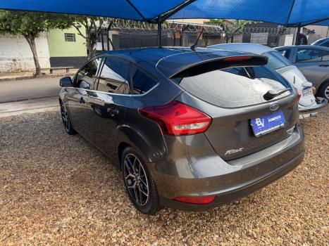 FORD Focus Hatch 2.0 16V 4P FLEX TITANIUM POWERSHIFT AUTOM�TICO, Foto 5