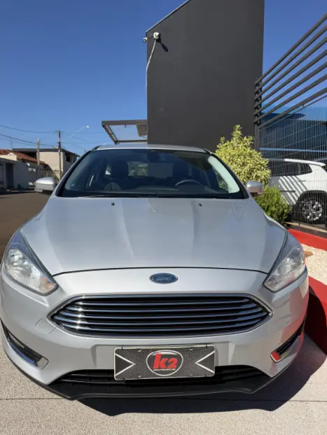 FORD Focus Hatch 2.0 16V 4P FLEX TITANIUM AUTOM�TICO, Foto 2
