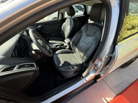 FORD Focus Hatch 2.0 16V 4P FLEX TITANIUM AUTOM�TICO, Foto 17