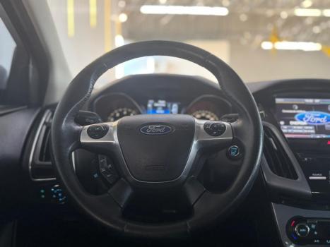 FORD Focus Hatch 2.0 16V 4P FLEX TITANIUM AUTOM�TICO, Foto 7