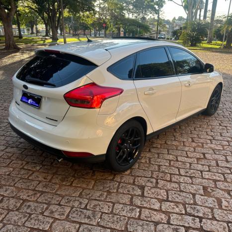 FORD Focus Hatch 2.0 16V 4P FLEX TITANIUM AUTOM�TICO, Foto 3