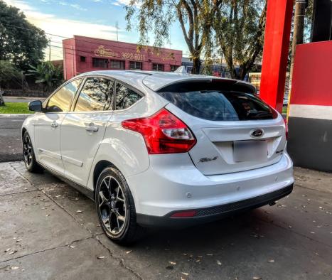 FORD Focus Hatch 2.0 16V 4P FLEX TITANIUM POWERSHIFT AUTOM�TICO, Foto 4