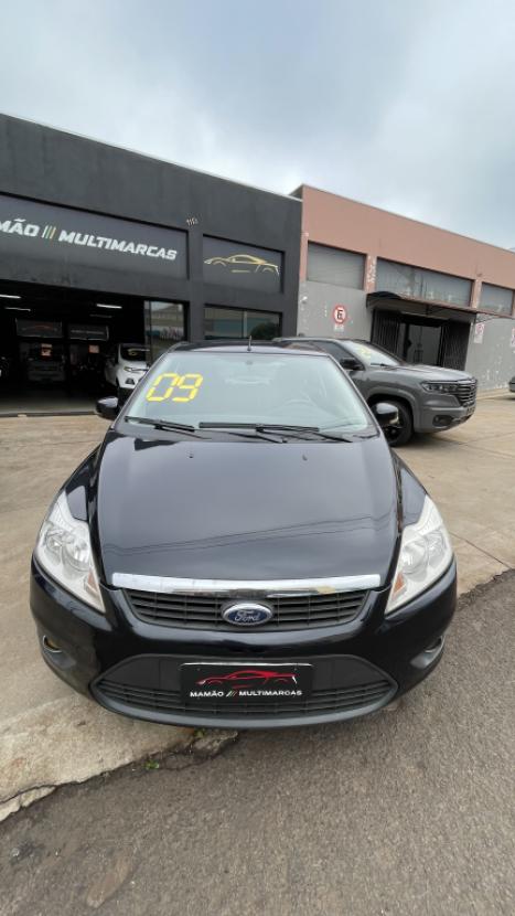 FORD Focus Hatch 2.0 16V 4P GLX, Foto 2