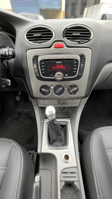 FORD Focus Hatch 2.0 16V 4P GLX, Foto 7