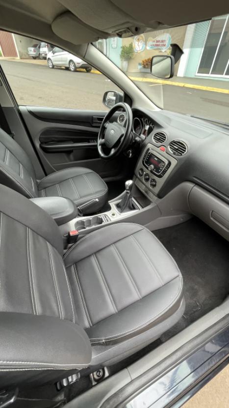 FORD Focus Hatch 2.0 16V 4P GLX, Foto 10