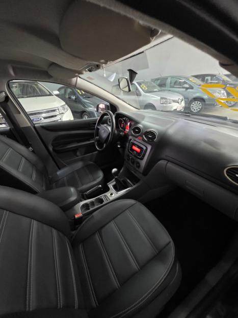 FORD Focus Hatch 2.0 16V 4P GLX, Foto 4