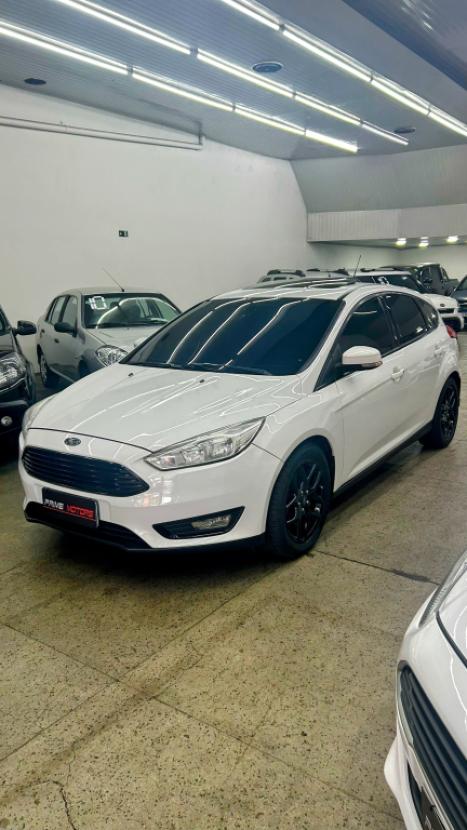FORD Focus Hatch 2.0 16V 4P FLEX TITANIUM AUTOM�TICO, Foto 3