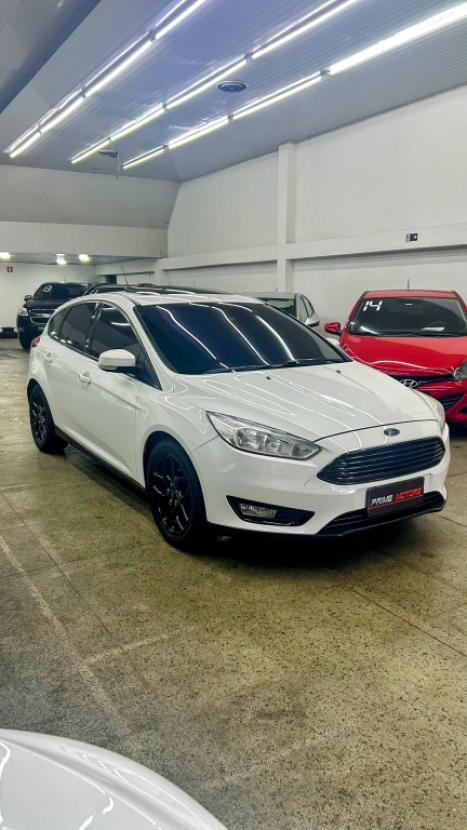 FORD Focus Hatch 2.0 16V 4P FLEX TITANIUM AUTOM�TICO, Foto 1