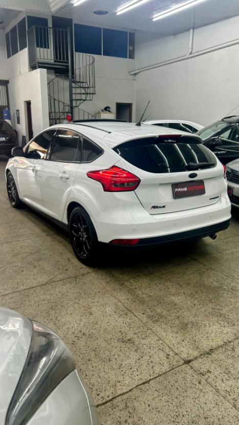 FORD Focus Hatch 2.0 16V 4P FLEX TITANIUM AUTOM�TICO, Foto 4