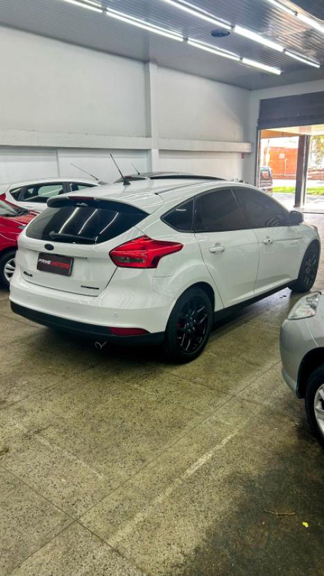 FORD Focus Hatch 2.0 16V 4P FLEX TITANIUM AUTOM�TICO, Foto 6