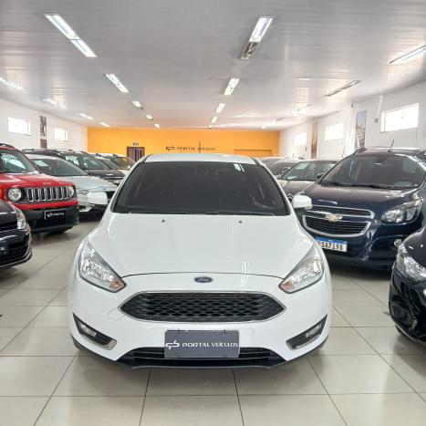 FORD Focus Hatch , Foto 2