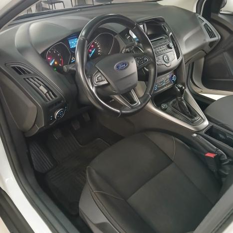 FORD Focus Hatch , Foto 7