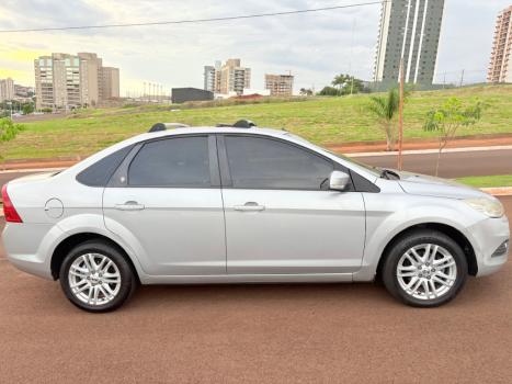 FORD Focus Sedan 2.0 16V 4P GHIA, Foto 1