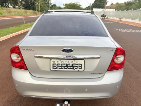 FORD Focus Sedan 2.0 16V 4P GHIA, Foto 6